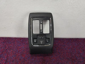 JEEP GRAND CHEROKEE SRT 14-21 OEM CONSOLA CENTRAL EMBELLECEDOR TRASERO BISEL PANEL CUBIERTA 85K - Imagen 1 de 5