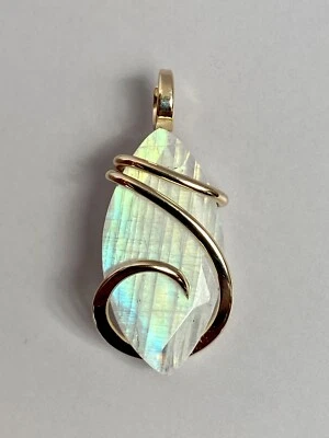 11.02ct Moonstone Faceted Rainbow Set In Forged 14K Gold Pendant Total Weight - Image 1 of 4