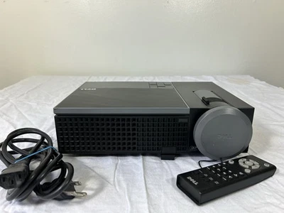 Dell 1409X DLP Universal Projector VGA 2500 ANSI Lumens 2799 Lamp Hrs. w/ Remote - Image 1 of 4