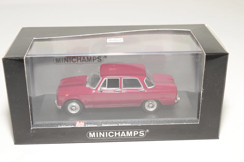 . MINICHAMPS ALFA ROMEO GIULIA EXCLUSIVE EDITION AUTO PICTURE VIOLA MINT BOXED - Immagine 1 di 1