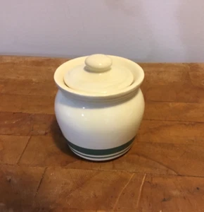 Zuccheriera e coperchio in ceramica dell'amicizia colore crema con strisce verdi - Foto 1 di 13