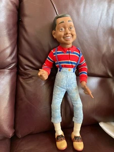 Vintage Hasbro Family Matters Steve Urkel 17" sprechende Puppe ohne Brille - Bild 1 von 4