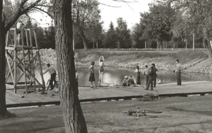 Grafton ND RPPC c.1940s Leistikow Park Swimmers Diving Dock Summer Scene - Picture 1 of 3