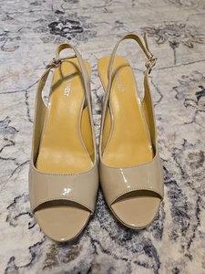 Nine West Nude Karoo Faux Patent Leather Peep Toe Slingback Heels Size 9.5 - Picture 1 of 6
