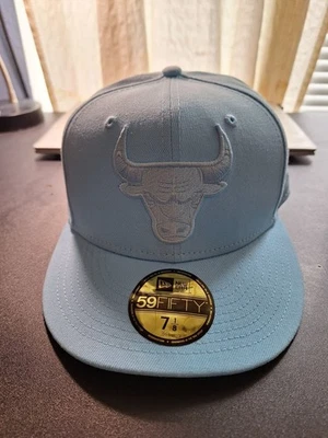 NBA Chicago Bulls New Era 59Fifty ajustado talla 7 1/8 azul bebé Foto 1 de 4