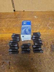 24 Genuine GM Wheel Stud Bolts # 9590271 OEM part in box, NOS - Picture 1 of 6