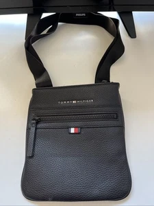 Tommy Hilfiger Umhängetasche Herren schwarz Leder, schöner Zustand, schneller Versand - Bild 1 von 7