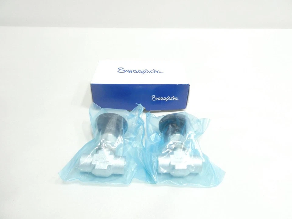 Box Of 2 Swagelok S-1VF4 Manual Steel Needle Valve 3000psi 1/4in Npt - Image 1 of 4