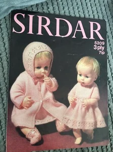 DOLLS VINTAGE KNITTING PATTERN Sirdar 5209 3 Ply Wool Outfit 14” - 20” Dolly  - Picture 1 of 1