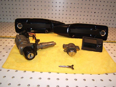 OEM Mercedes 82-85 C126 SEC Guante de encendido B Manijas de puerta Maletero 1 Cerraduras y 1 Llave Foto 1 de 4