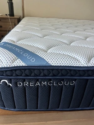 Colchón DreamCloud Premier 13" King Gel de Lujo Híbrido, Pastilla Muy Hermosa 🚗 Foto 1 de 3