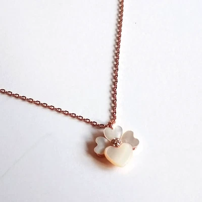 NUEVO CON ETIQUETAS KATE SPADE Precioso Pensamiento Perla Flor Oro Rosa Placa Collar $78 Foto 1 de 4