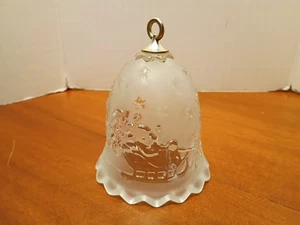 Mikasa Weihnachtsglocke Milchglas Stille Nacht Weihnachtsmann Schlitten Rentier Urlaub - Bild 1 von 9