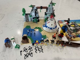 LEGO Western: Indians Boulder Cliff Canyon 6748 Near Complete with Instructions 