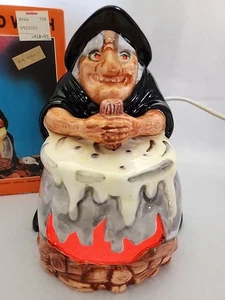 Vtg Ceramic Lighted Witch Stirring Cauldron Original Flicker Bulb Spooky w/Box - Picture 1 of 13