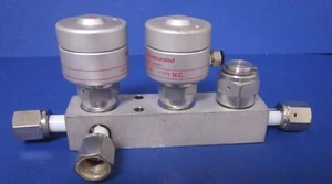 Fujikin TEL 4 Port Block w/ 2 Pneumatic Valves, O.P. 3.5-kgf/cm2G NC/NC, Used - Picture 1 of 8