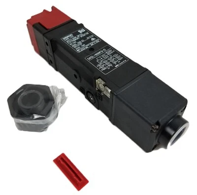 Omron D4SL-N3NFG-D Guard Lock Safety-Door Switch 1.5A 24Vdc 4NC+2NO IP67 NEW - Image 1 of 4