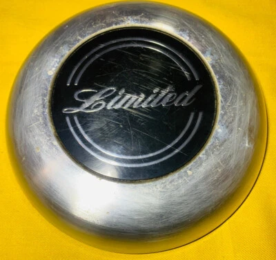 Tapacubos central Ford Explorer Limited 1996-2001 OEM F67A-1A096-HA Foto 1 de 4