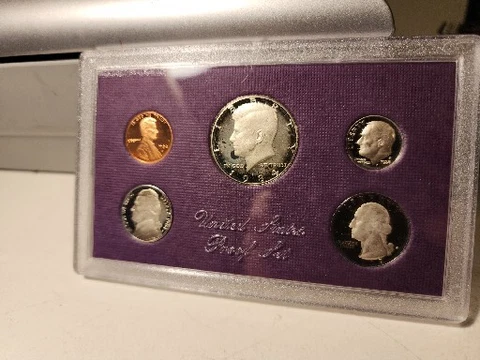 1984 Proof Set U.S. Mint Original Government Packaging OGP Collectible JRTB2 Cover