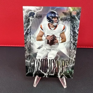 2024 Topps Resurgence - Conductors Bo Nix #C-8 (RC) Denver Broncos REFRACTOR 🔥 - Bild 1 von 2