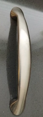 Platypus bow kitchen cabinet door handles, brushed nickel, x33 - Image 1 of 2