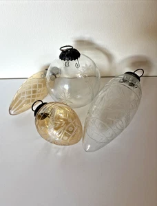 Menge 4 Gold & Klar Geätzt Glas Ornamente - Tannenzapfen & Birnen Formen Messingkappen - Bild 1 von 11