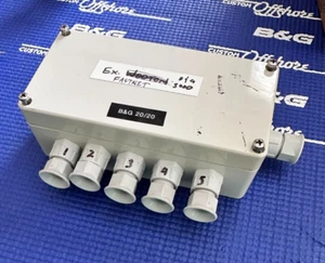 J-Box (junction box) for up to 5 B&G H2000/H3000 series 2020 displays. - Used - Picture 1 of 3