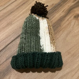 Handmade New Adult Crochet Knit Beanie Hat w/ Pom Pom Small Green Cream Tan - Picture 1 of 3