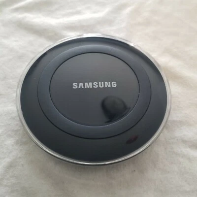 📱Samsung Fast Charge Qi Wireless Charging Pad Only!!! for Galaxy Phones - Image 1 of 4