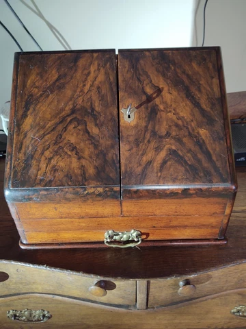 1800'S MAHOGANY Portable Desk Writing Case Slant Top Letter Holder W/LOCK & KEY Cover