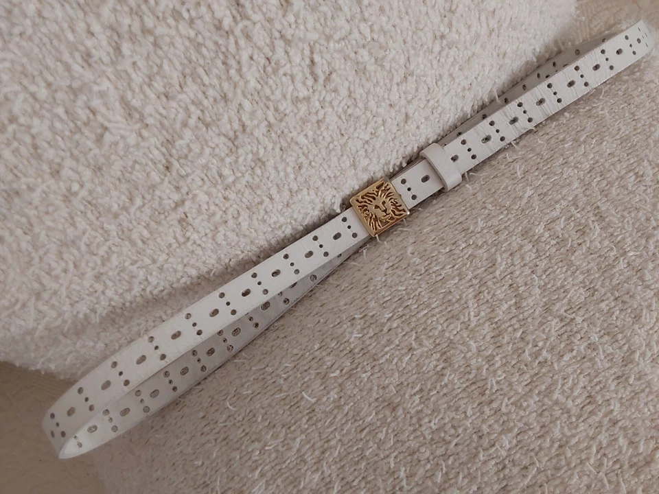 Cinturón Anne Klein Cuero Blanco Ajustable Corte Láser 3/4 pulgadas Logo Hebilla.  Talla única Foto 1 de 4