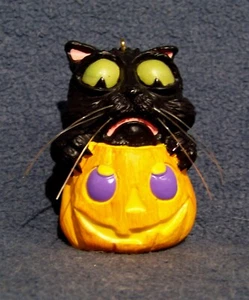 Hallmark - Ornament 2013 - Cat O’Lantern - QFO5212 - Pumpkin Glows - Loose  - Picture 1 of 2