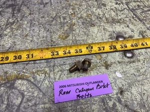 03-06 OUTLANDER Rear Caliper Bracket Bolts Set Of 2 - Foto 1 di 11