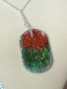 Weihnachten rot und grün mit Silberfolie Rückseite Harz Anhänger Halskette - Bild 1 von 7