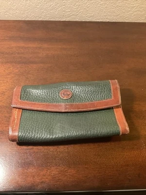 Cartera chequera de cuero Dooney And Bourke, guijarro verde Foto 1 de 4