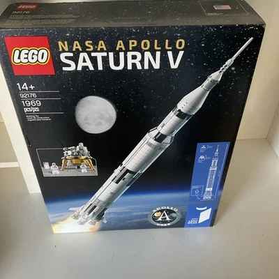Lego NASA Apollo Saturn V 92176 RETIRED - Image 1 of 3