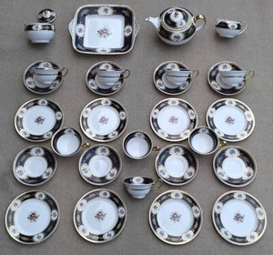 WEDGWOOD BICENTENARY CELEBRATION - GROSVENOR GARDEN - PART TEA SET SELECTION. - Picture 1 of 58