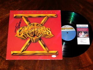 LIONEL RICHIE THE COMMODORES SIGNED HEROES VINYL LP RECORD JSA COA!!! - Picture 1 of 1