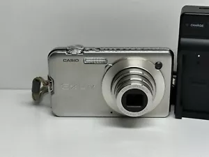 Casio Exilim EX-12 Silber; 12,1 Megapixel 3x opt. Zoom, geprüft ⚡BLITZVERSAND⚡ - Bild 1 von 12