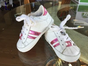Zapatillas Infantil Cuero Blanco con Rosa Metálico Brillante, Talla 3, ¡LINDAS! - Imagen 1 de 12