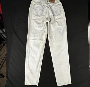 Vintage 80er Levis Jeans Damen Denim Vintage Größe 11 M helle Waschung 26 x 30 USA P-32 - Bild 1 von 5
