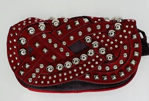 Borsa a tracolla Nicole Lee USA rosso scuro e argento borchie pochette **NO borsa tracolla - Foto 1 di 6