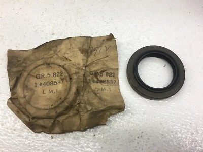 GM NOS 1970-76 Cadillac Deville Calais Fleetwood cojinete de rueda trasera sello de aceite  Foto 1 de 4