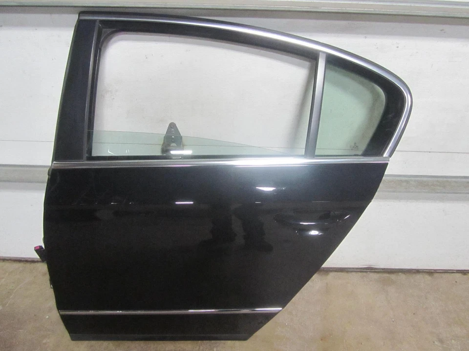 06-10 VW VOLKSWAGEN PASSAT Left Driver Rear Black Door Glass Handle Trim Chrome  Foto 1 de 4