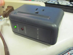 BELKIN F9H220-TVL 2 Outlet Travel Surge Protector Swivel Plug In Indicator Light - Picture 1 of 9