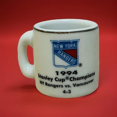 Mini taza de cerámica New York Rangers 1994 NHL 1,25" de alto Stanley Cup Champions Foto 1 de 4