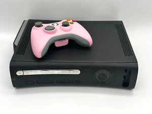 Xbox 360 120GB Bundle w/ Pink Controller, HDMI & 7 Fun Games - Great Condition! - Afbeelding 1 van 10