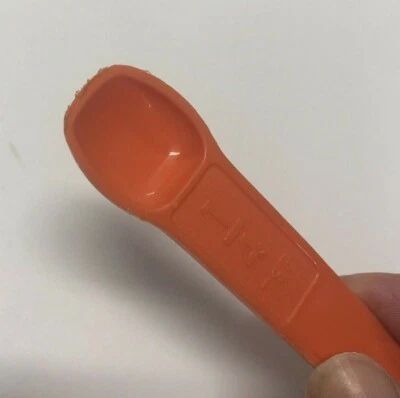 Vintage Tupperware Measuring Spoon 1/4 Tsp Teaspoon Orange  - Image 1 of 4