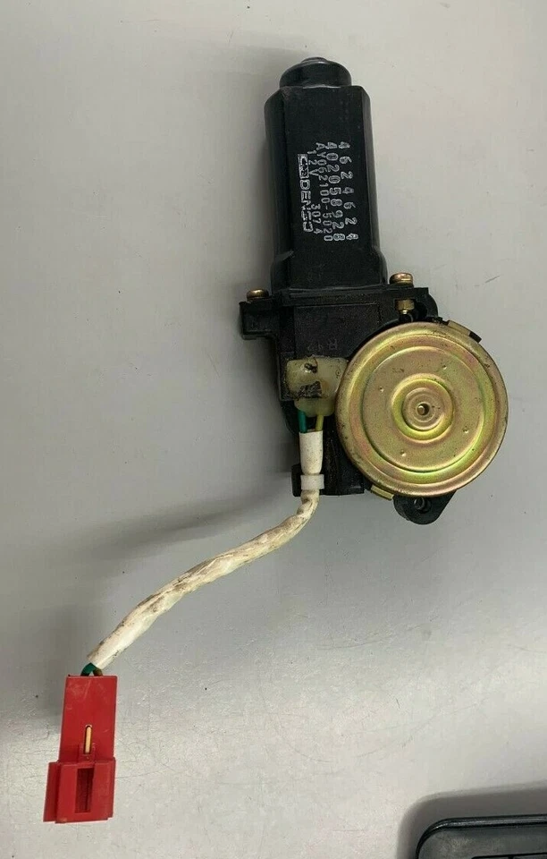 1993-1997 CONCORDE, INTREPID, LHS, NEW YORKER, VISION VENTANA MOTOR PASO DELANTERO LATERAL  Foto 1 de 4