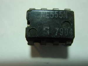 NE555 Zeitgeber- IC SCHALTKREIS #AA64 - Picture 1 of 3
